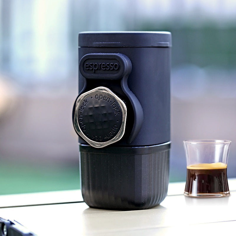 compact-manual-travel-espresso-maker-outdoor-brewing